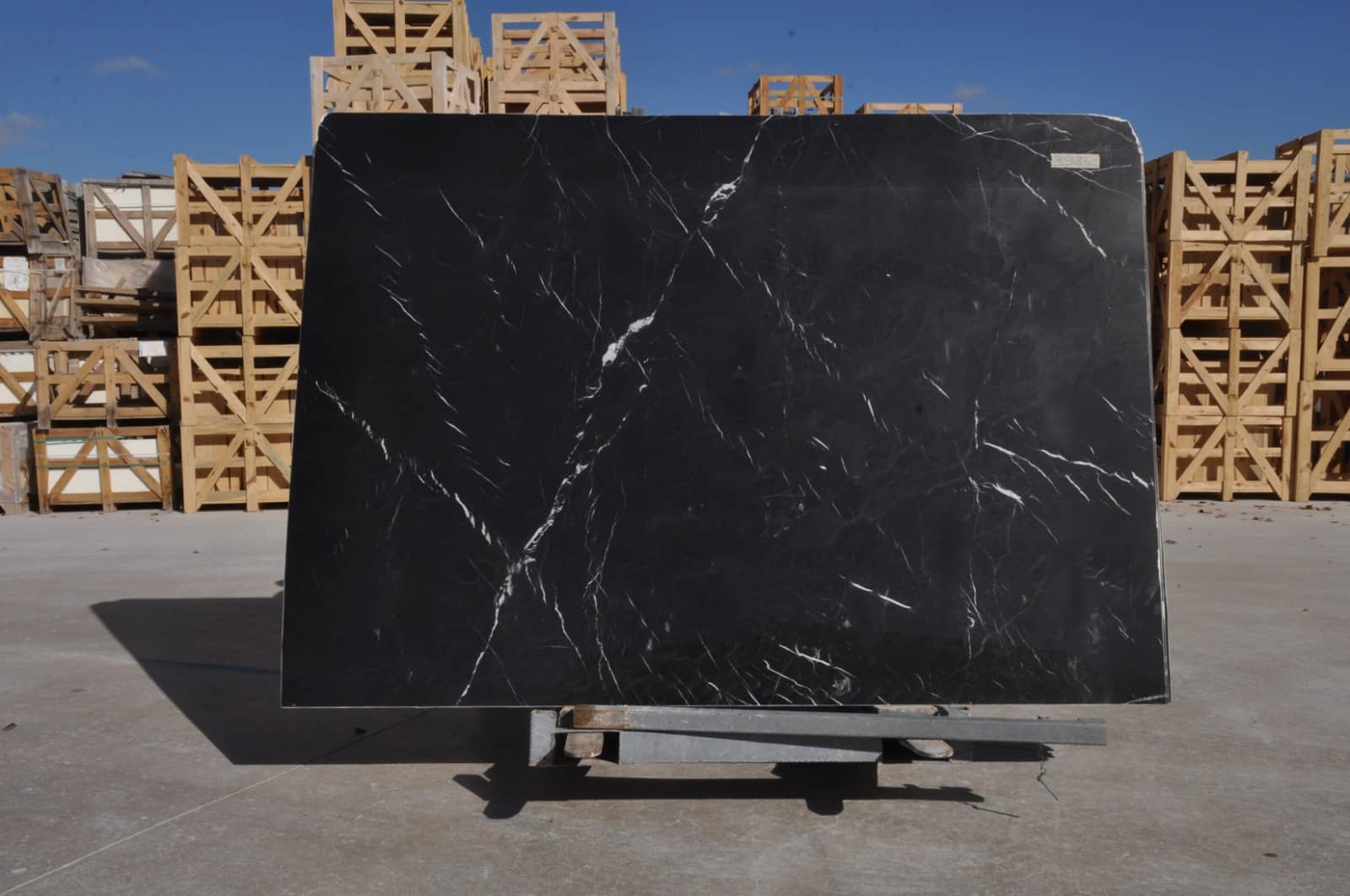 Pinguino polished marble slab
