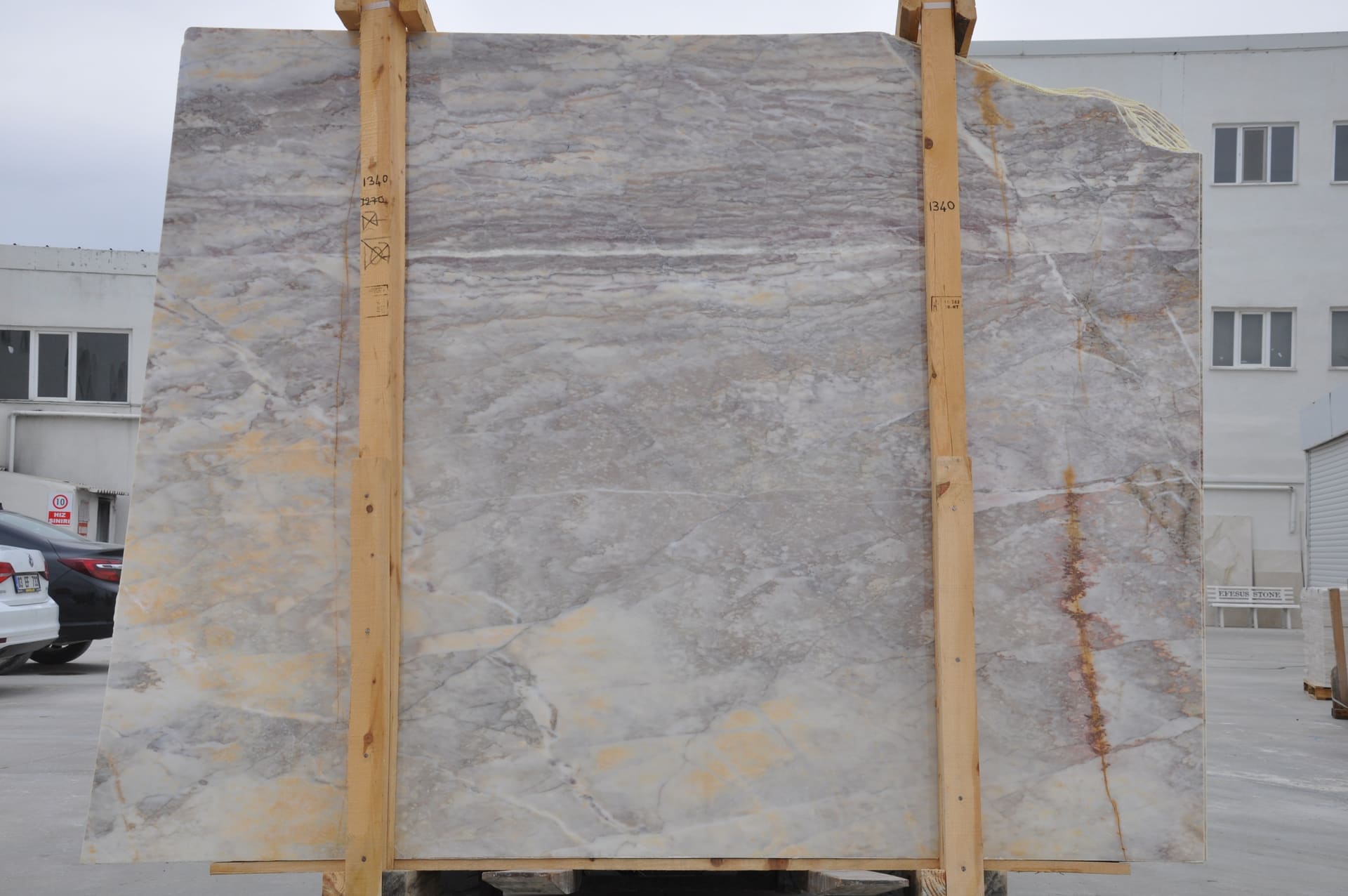 Blackberry polished marble slab in Lilac