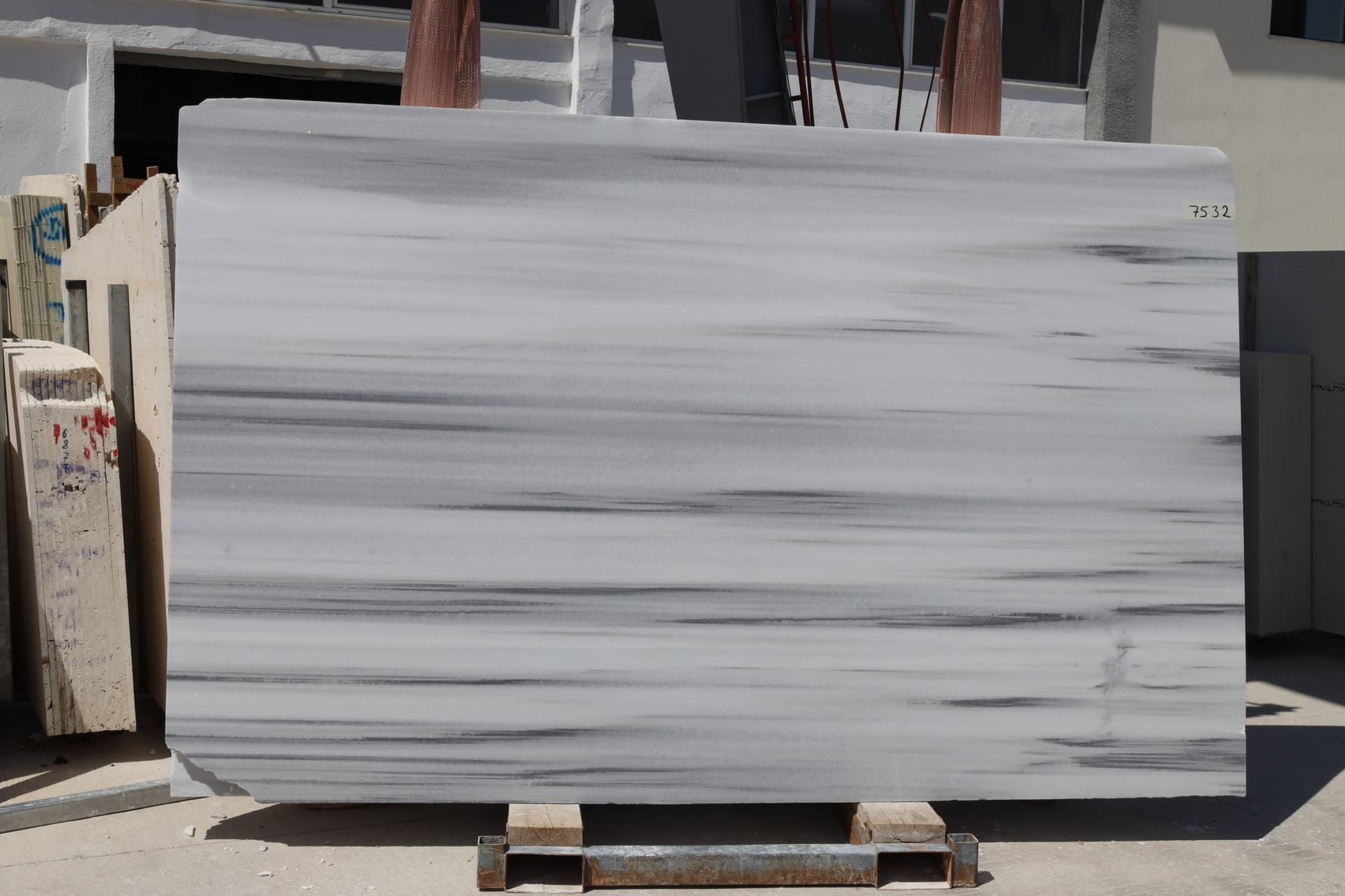 Epica Light polished marble slab in White