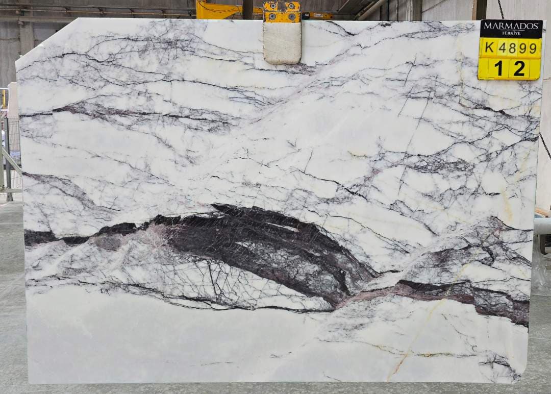 Lilac Polished marble slab in White