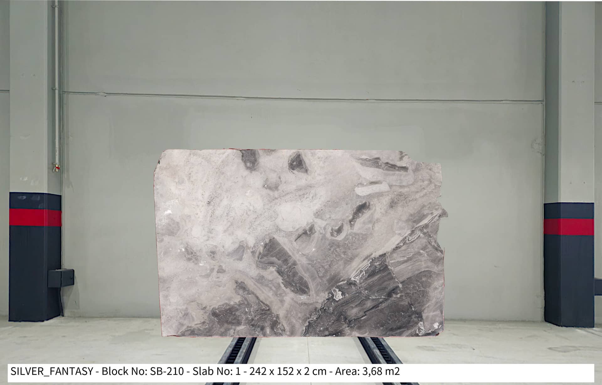 SILVER FANTASY Polished marble slab in Brown