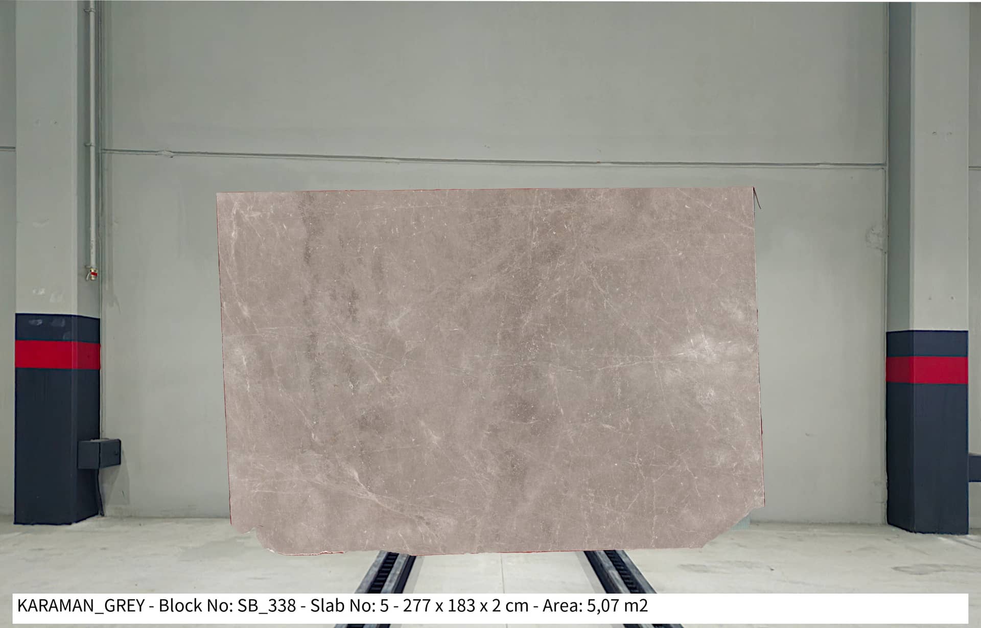 KARAMAN GRİ Polished marble slab in Grey